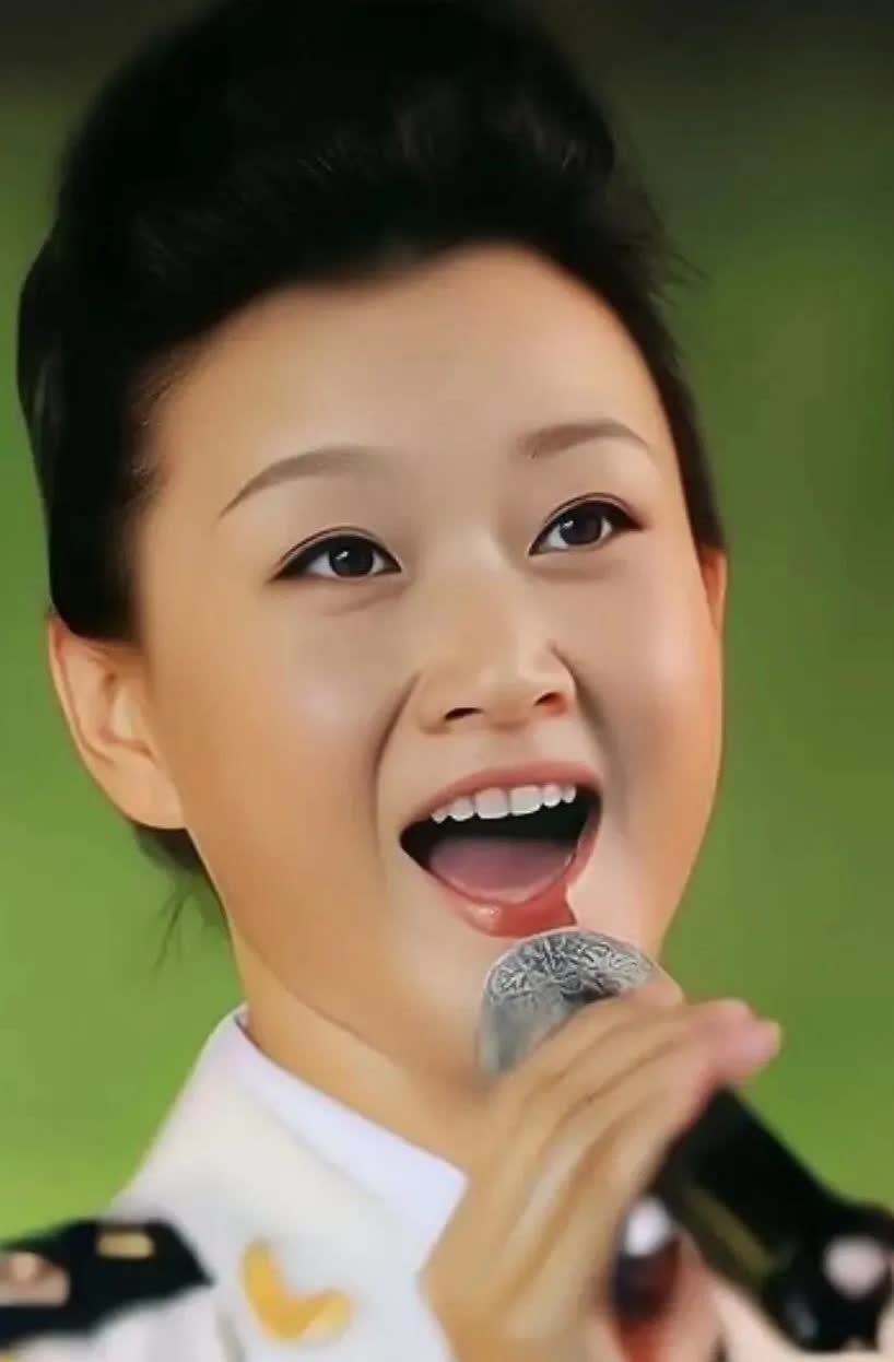 享受国务院津贴的十五位女歌唱家；

一；郭兰英
二～朱逢博
三～宋祖英
