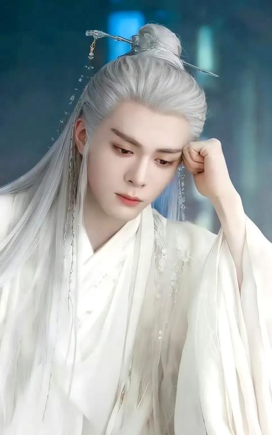 “家人们，追《临江仙》我算是发现个大秘密！白九思那粘人的劲儿，简直和我老公一模一