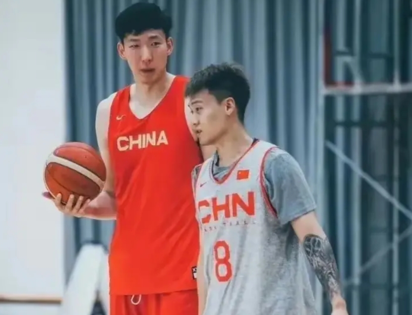 CBA25-26赛季，球迷关注热度前三球队是

北京北汽队:主要男篮正副队队同在
