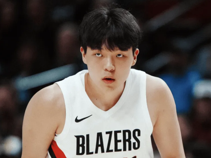 明日开拓者讲对阵火箭，球队更新了伤病报告：
缺席：
贾冯特-库克（发展联盟双向合