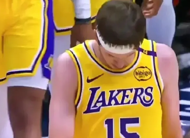 小里啊，小克啊，你们不必垂头丧，已经打得很好了。
这一波7-0的时候，湖人瞬间从