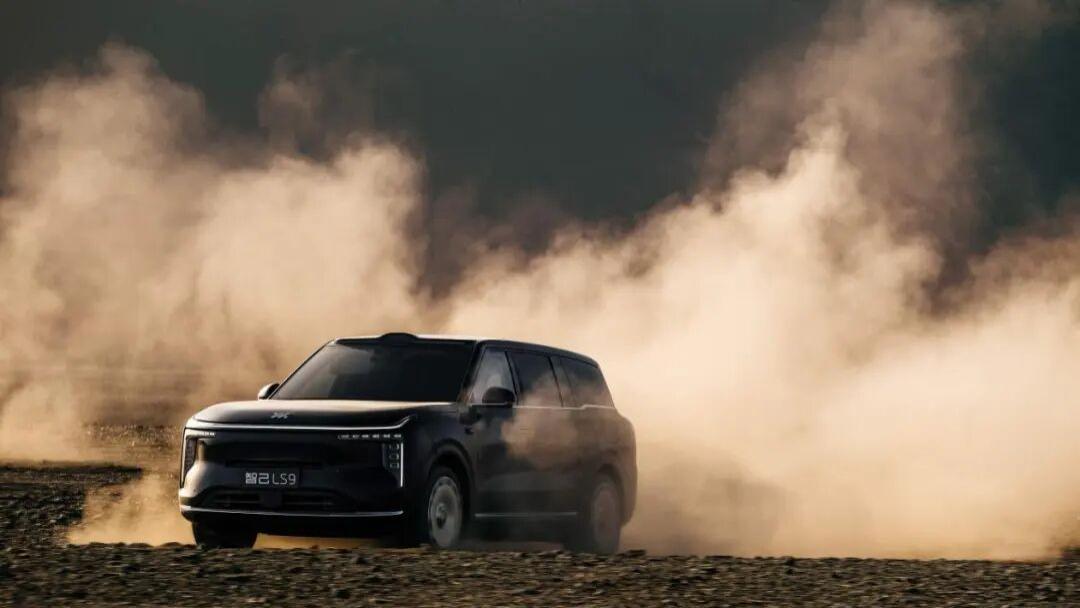 为9系乱战画上完美句号！智己LS9只做一件事：给30万级大六座SUV市场一个满分答案
