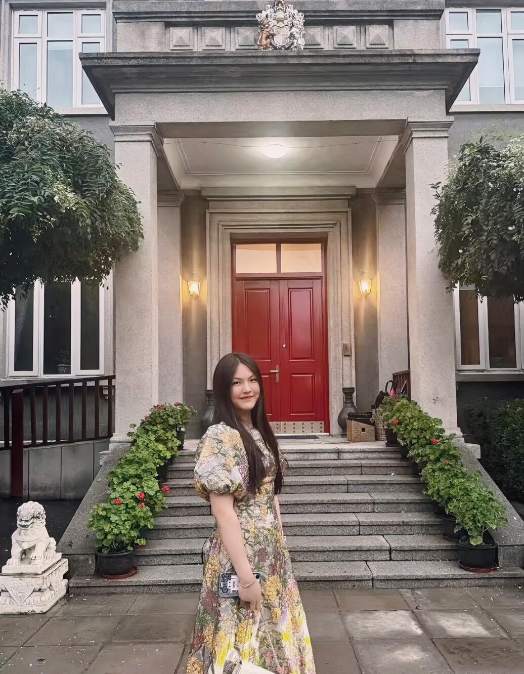 所以李湘为什么这么有钱#李湘育儿哲学# #李湘女儿画作# #李湘育儿之辩# 