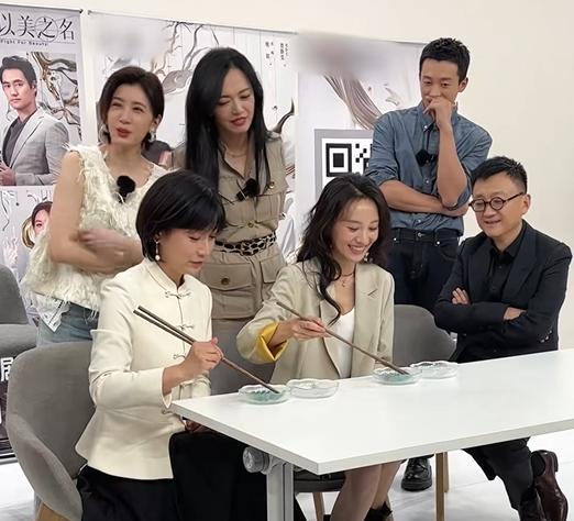 姚晨和贾静雯，在热播剧《以美之名》中，虽然是“双女主”，但无论演技还是角色塑造的