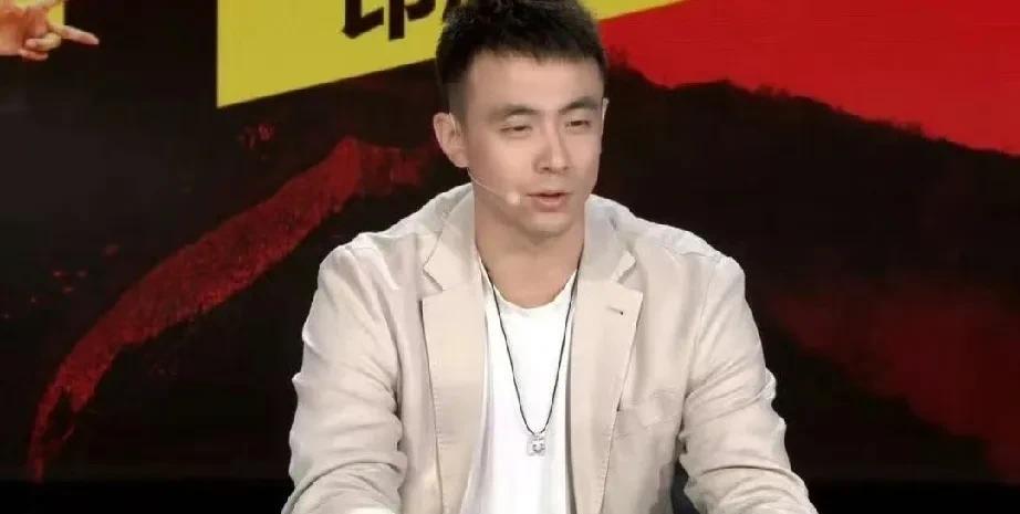 谁更胜一筹！赵继伟和徐杰分别做客两大媒体演播室解说！
亚洲杯中国男篮对阵约旦的比