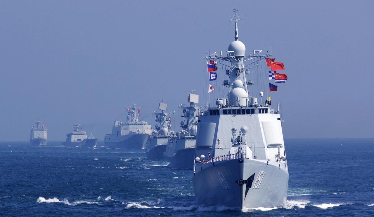 #中国双航母同时现身太平洋# #航母#
这可是西太平洋上的大动作！
      