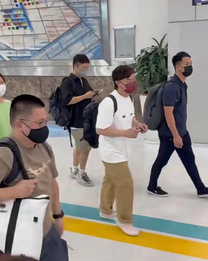 日前，陈奕迅遭网络造谣新冠 “去世”，而其公司及个人，却迟迟不辟谣。而风波一周后