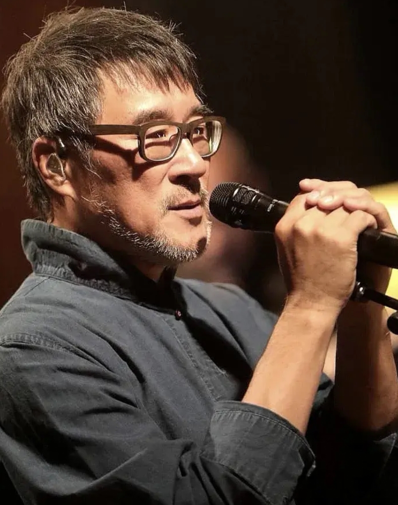 李宗盛，比罗大佑差的不是一点半点。很多人可能不认同这个观点。

首先，从作曲数量
