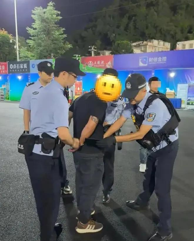 自从苏超火了之后，很多地方都有自己的比赛，进入根据地方媒体报道湘超，在举行比赛期