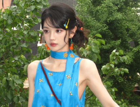 “现在的我是我，那时候的我也是我”，田曦薇用这话诠释自我的坚守。强大的她，无畏前