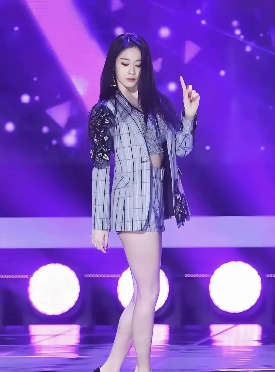 朴智妍这脸蛋和身材简直双杀！青春长相配上性感身材，绝了