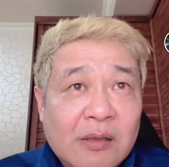 奇文共赏与异议相析

不知从何时起，八万人体育场的草坪里出了一批“知名”的球