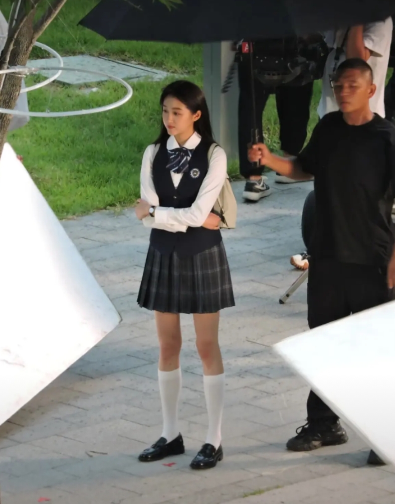28了还在演少女。