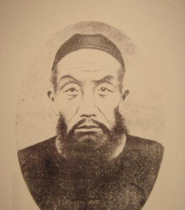 咸丰年间，就有许多人讲，曾国藩面相不好，满脸凶煞死气，一脸横死之相，若是死于囚牢