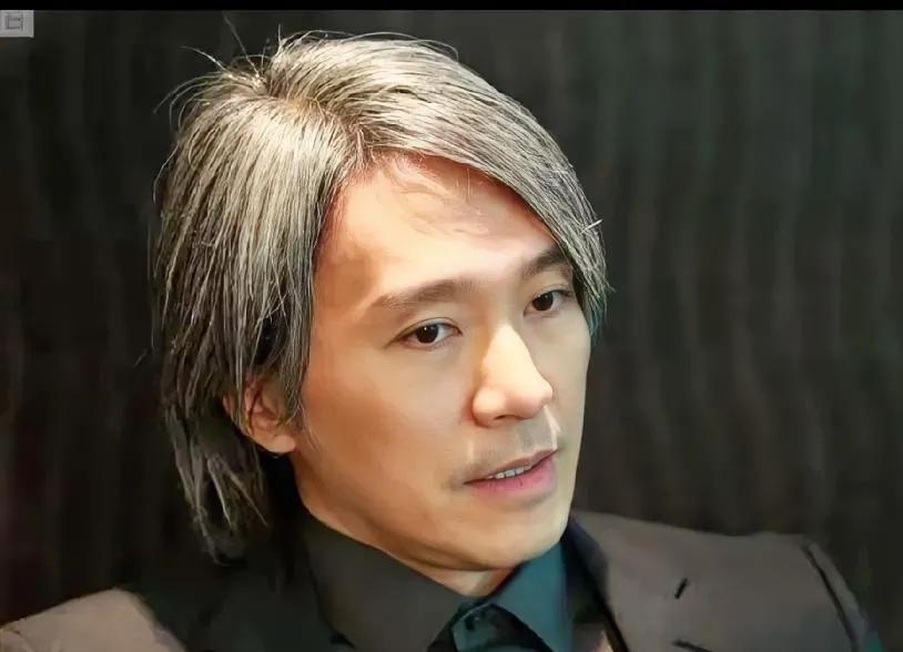 谁说导演不能和流量明星互相成就的
周星驰眼光很毒辣，选的演员都是吃苦耐劳型，不要