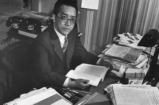 1938年至1942年，胡适担任中华民国驻美大使期间，虽肩负繁重的外交使命，仍坚