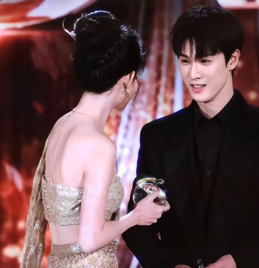 孟子义李昀锐尚公主开机宴路透，真的好养眼，我又能放肆的嗑了哟 ​​​