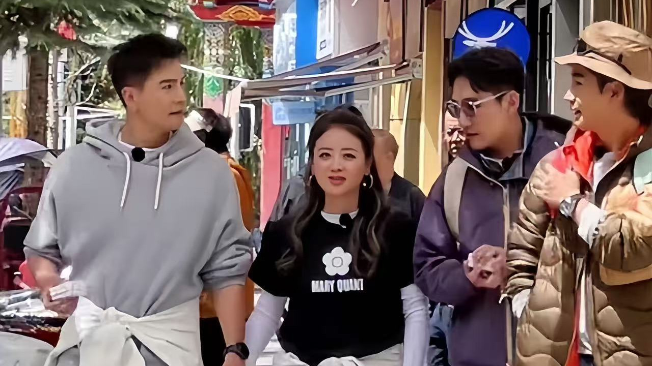 经超夫妇甘孜牵手照曝光！经超用11年时间，把小李琳宠成了这样！