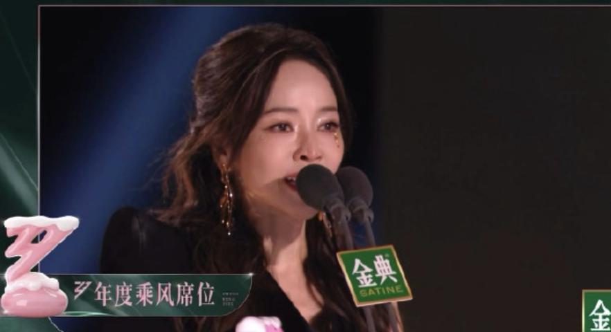 看了一眼浪姐最终成团名单。
总结起来看，还是在拼人气，还是在拼热度。
有人气，有