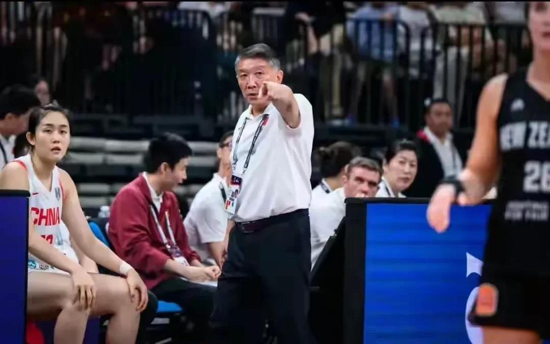 篮协官宣女篮重启长期集训 宫鲁鸣率队冲击洛杉矶奥运
8月3日，中国篮协在听取国字