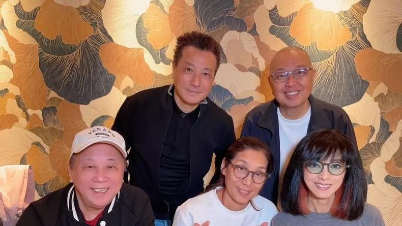 TVB“打星”杨盼盼近照曝光，冻龄状态依旧，老戏骨聚会掀起回忆杀