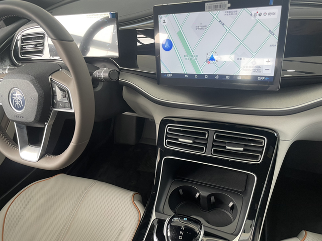 秦plus值不值得入手
今天去4儿子店看了秦plus和秦l 一个798一个998