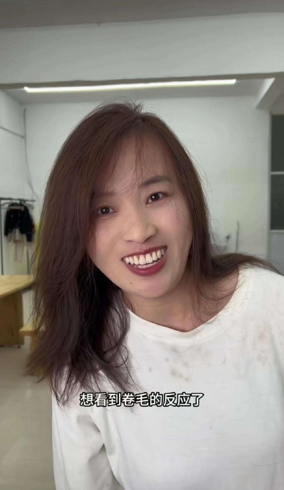 小娜中秋过后要去新疆找卷毛，那种迫不及待和喜悦的样子，一看就是因为喜欢，所以去奔