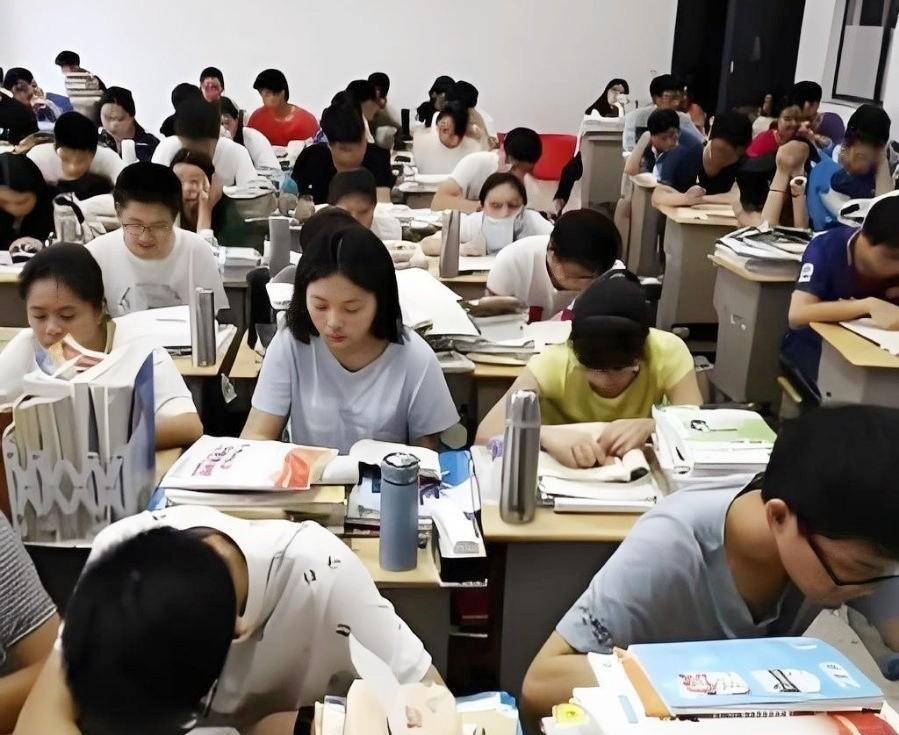 语文好和数学好，哪个更聪明？
1、有人说数学好的孩子智商高，语文好的情商高；前者