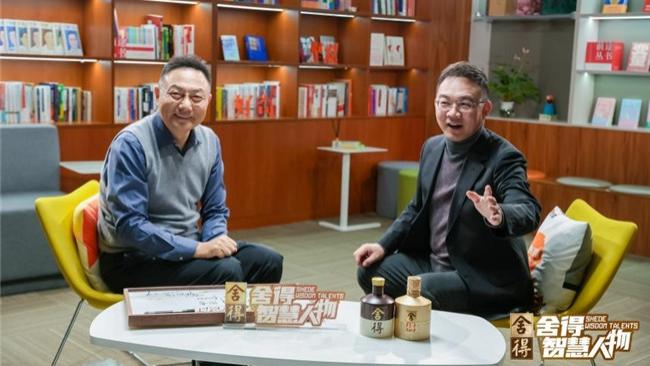 AI时代“读书无用论”, 罗振宇给出新回答