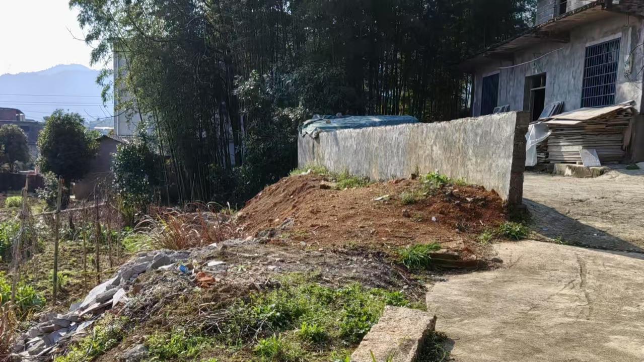 “镜头里的振兴”还是“家门口的泥泞”？江西一村庄乡村振兴引村民关切