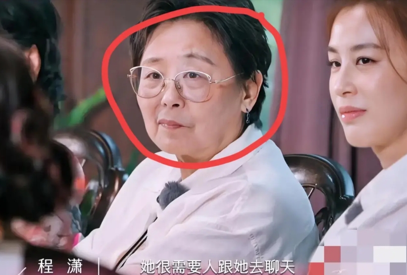 黄圣依妈妈终于不装了呀

亲口回应了女儿和杨子的婚姻

邓妈妈说：我是从电视台知