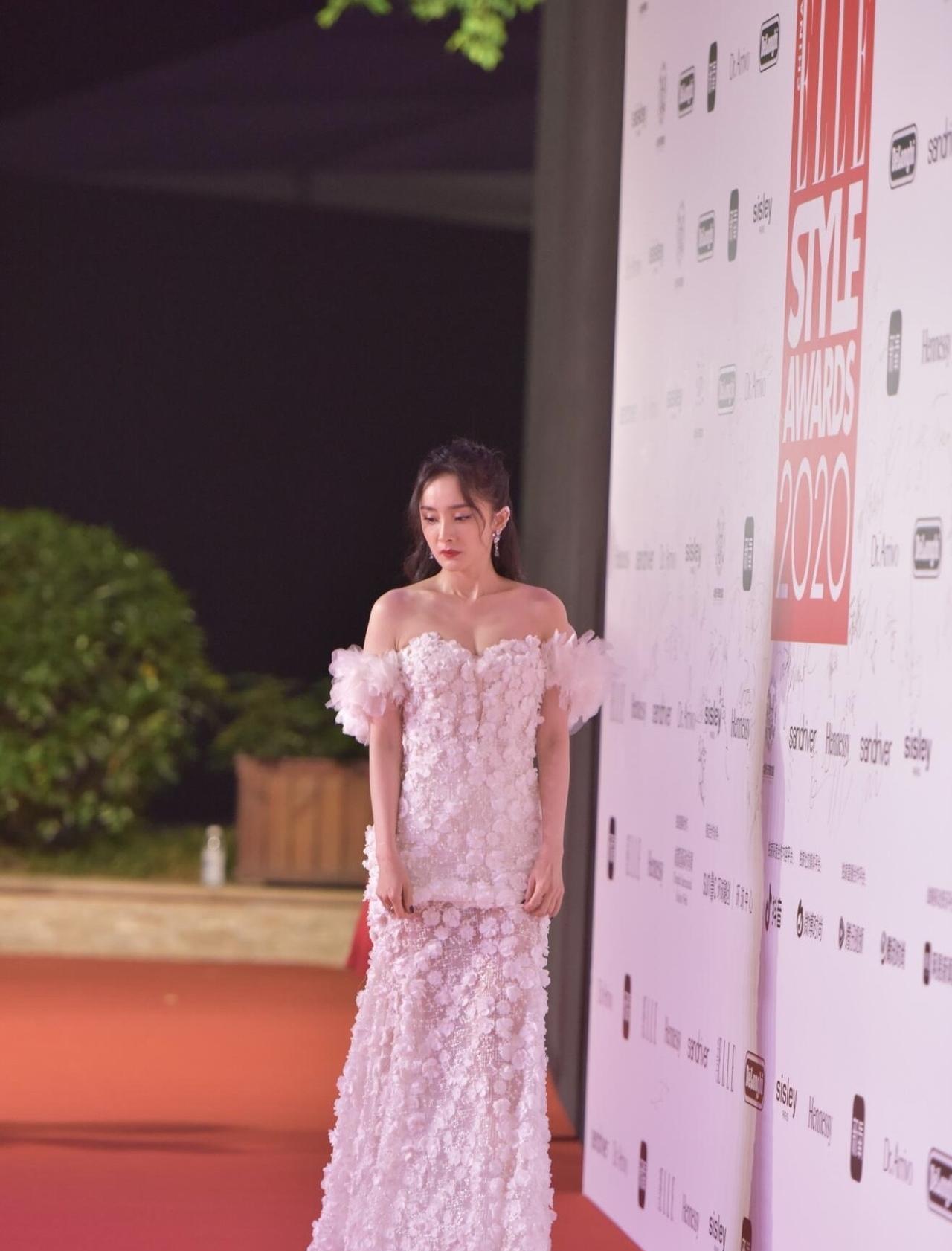 杨幂，166cm，红毯造型，美成人间尤物！