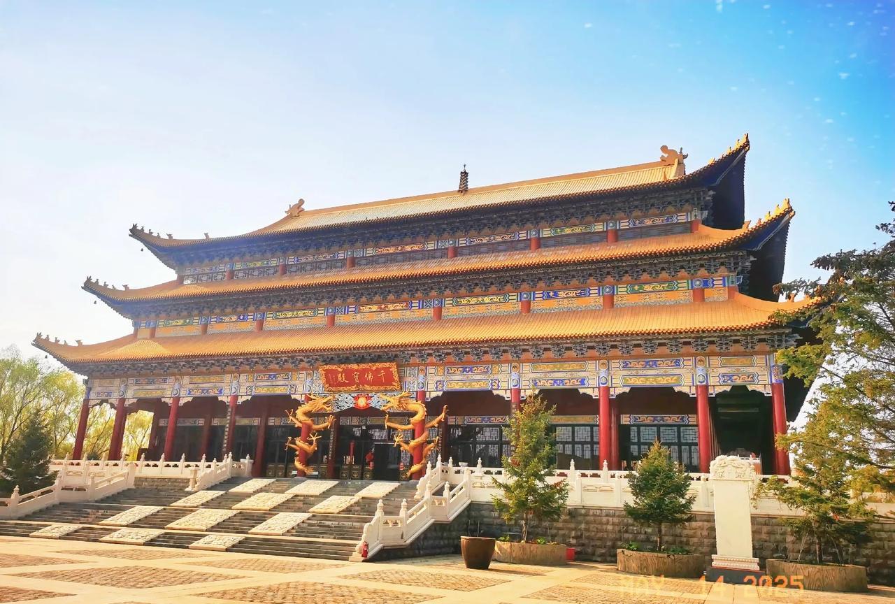 农历四月十八，碧霞元君（泰山奶奶）诞辰日至！民间素有“四月十八庙门开”的说法，各