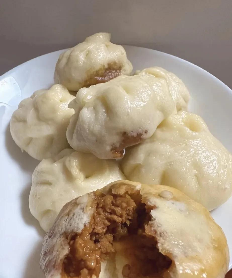 请问各位路过的大哥大姐们包子蒸熟了才觉得馅做咸了怎么办呢？
最近天气热不爱炒菜了
