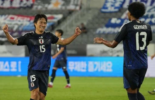 日本6-1中国香港大胜后，老将稻垣祥严苛检讨自我。

东亚杯首轮，日本队6-1大