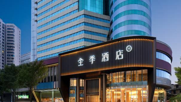 全季酒店提供农夫山泉喝出“酒味”，经检测水确有异味