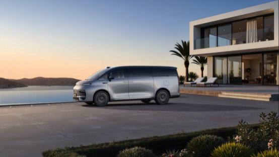 “AI全场景家庭旗舰MPV”吉利银河V900 正式上市