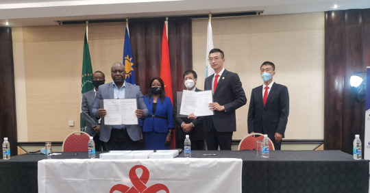 中国援助纳米比亚获铀矿











纳米比亚，一个干旱的非洲国家，地下