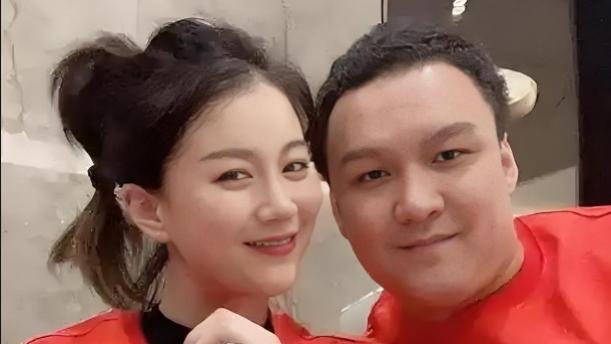 【独家深扒】车澈李嘉格离婚内幕！男方酒后失态街头拥抱乃万