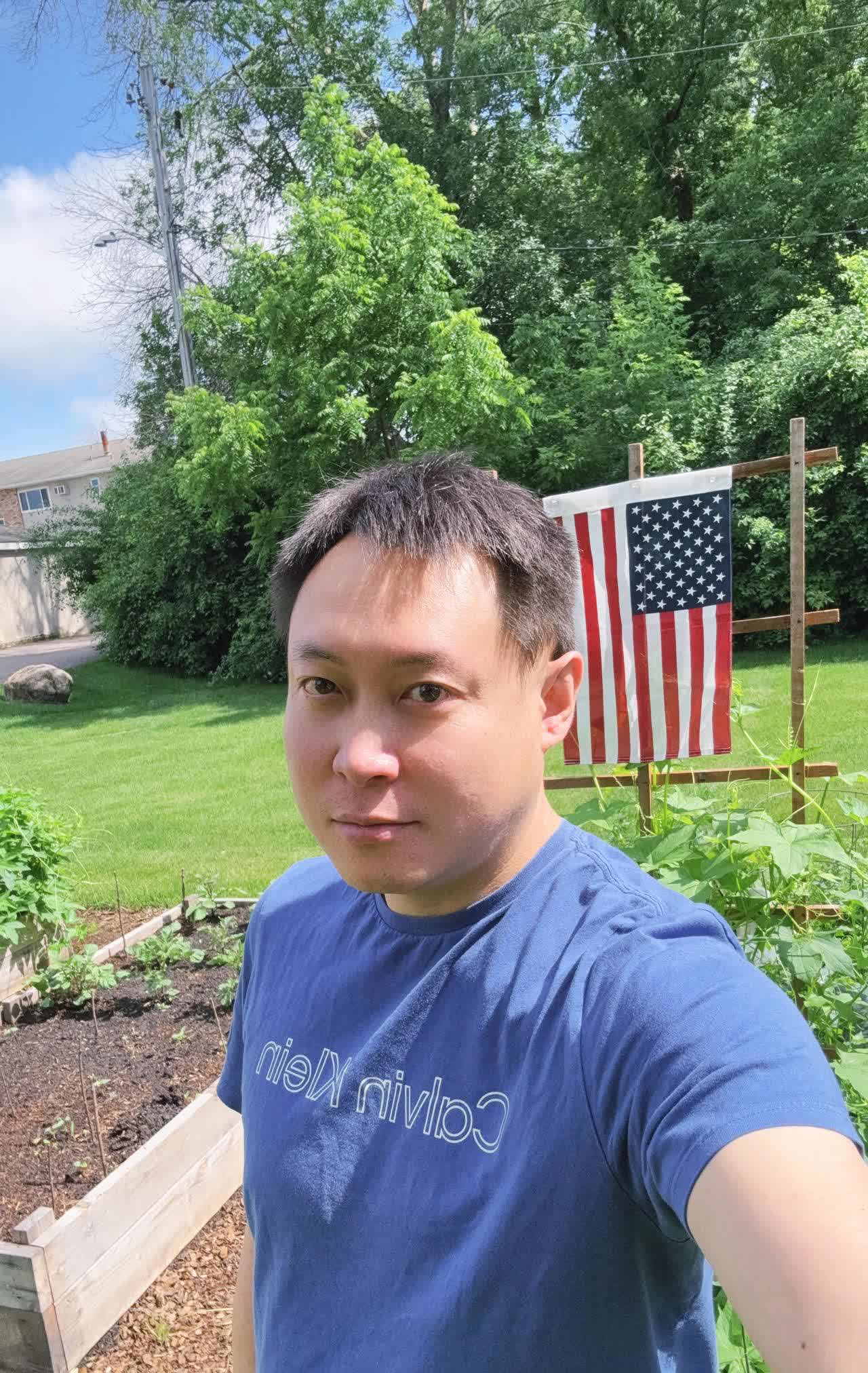我私人租下的菜园子，居然被美国老太插上了星条旗，气的我差点打人！后来了解情况以后