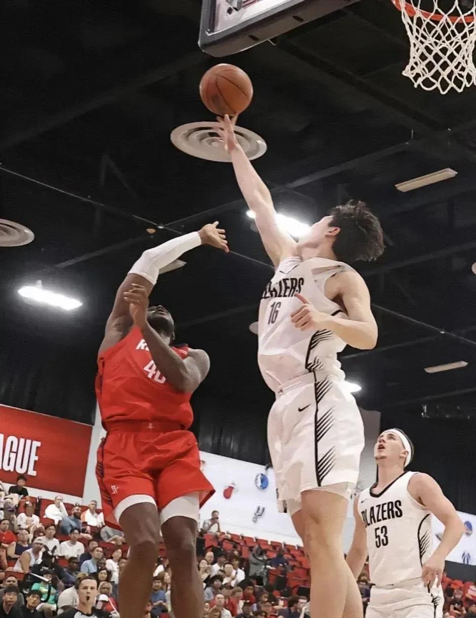 杨瀚森为什么国内发挥一般，却能打NBA？
这个说法挺有意思，感觉像是给杨瀚森找台