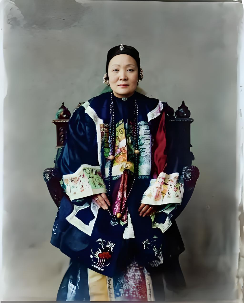 清末民初外交家伍廷芳夫人何妙龄。 ​​​