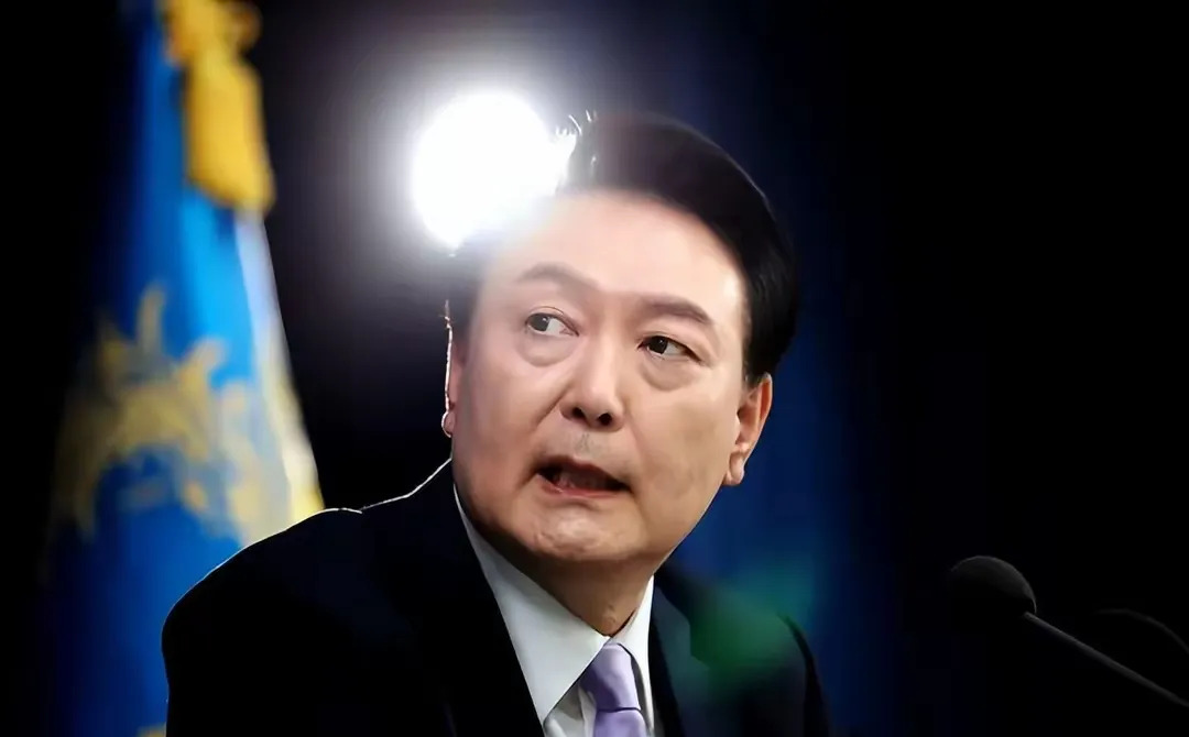 尹锡悦倒了，李在明也悬了











韩国政坛真刺激！前总统尹锡悦摊上