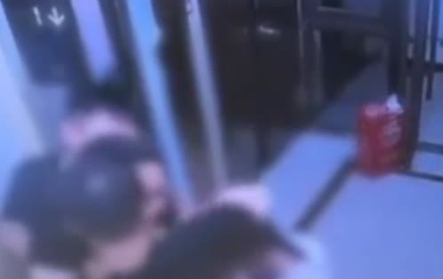 “必须严惩！”湖南，11岁女孩独自坐电梯回家，怎料被三名上电梯的醉酒男子袭击！醉