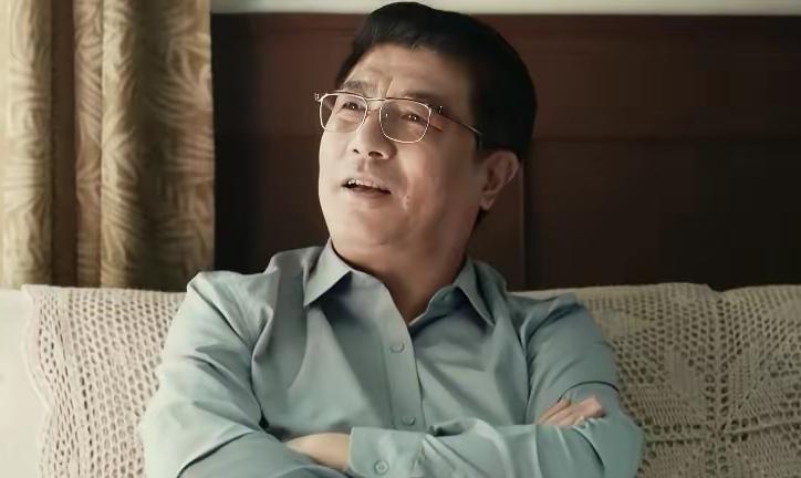追剧《依依向北风》  乔正君为了弄出“政绩”，好马上回城，就火急火燎地让五金厂投