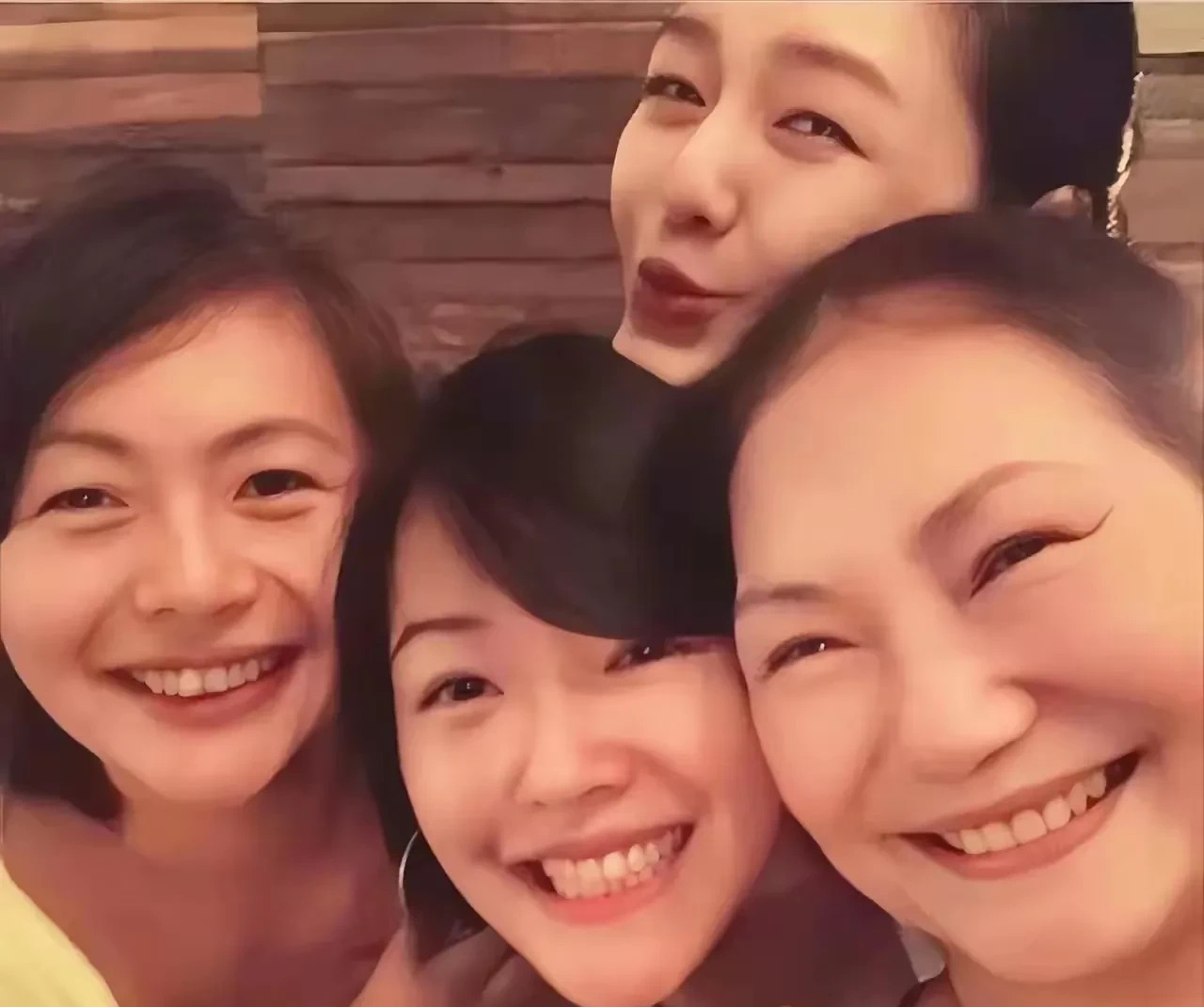 汪家退出纷争谁还在吃人血馒头











这到底是咋回事？汪家都退出纷