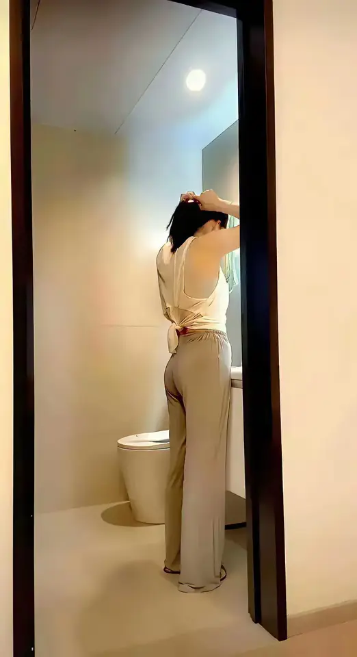 她趁午休时间出来见见网友