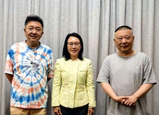 德云社坦桑尼亚专场结束，郭德纲发文，晒出了一组九宫格照片。
文案中，郭德纲提了两
