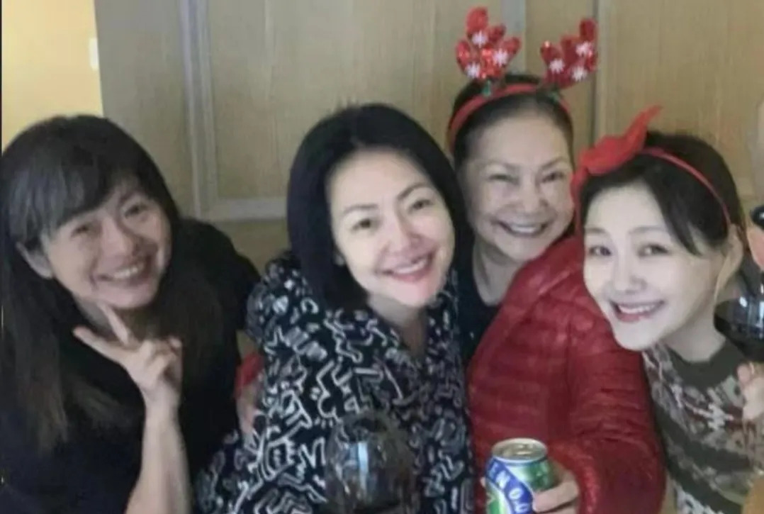 大S一家在台湾口碑崩塌











大S去世后，她的家人做的事让人匪夷