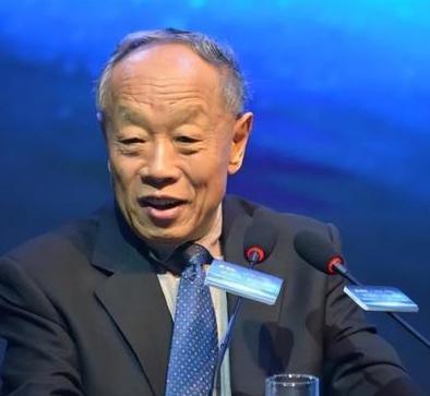 “你们为什么要'侵略'西藏？”，美国一个老妇人声色俱厉质问演讲台上侃侃而谈的驻美